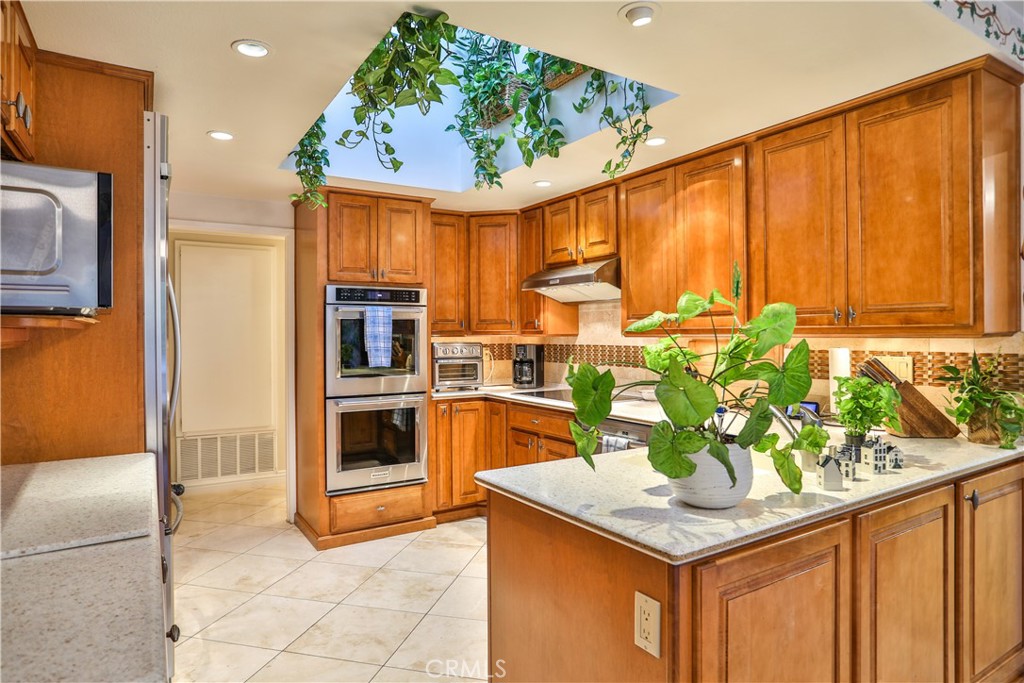 2397 N San Benito Court