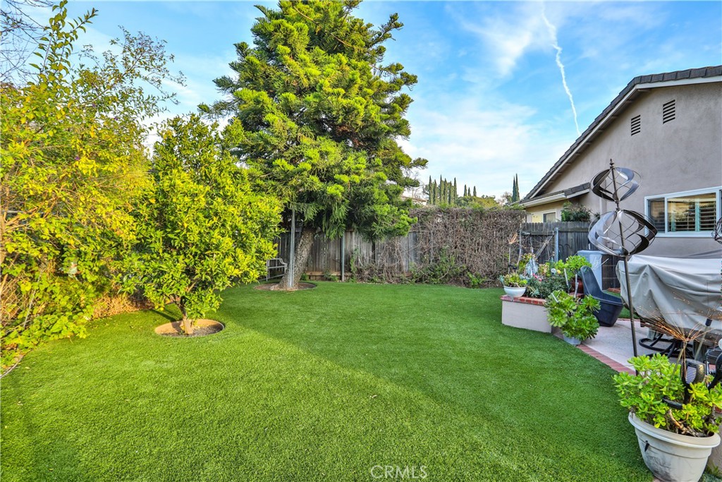 2397 N San Benito Court