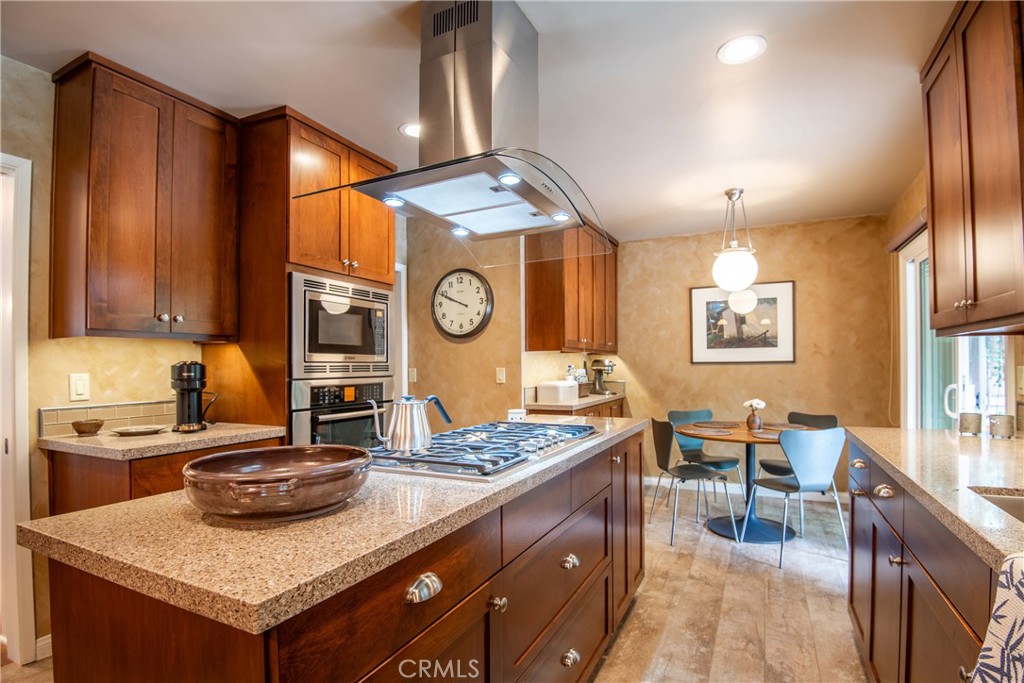 1648 N Mountain Avenue