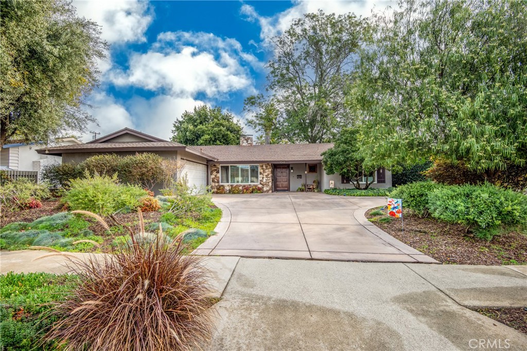 1648 N Mountain Avenue