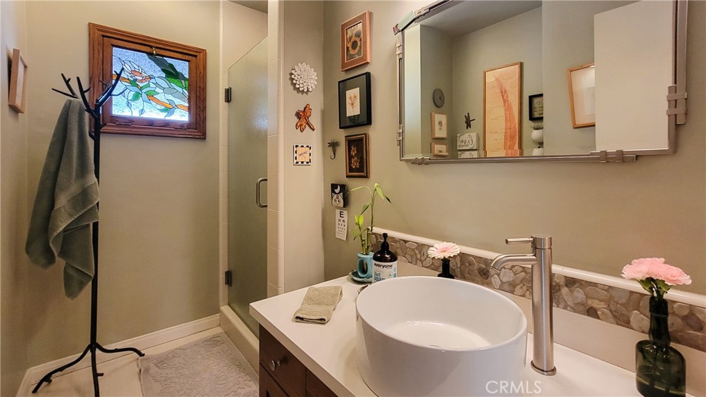 1648 N Mountain Avenue