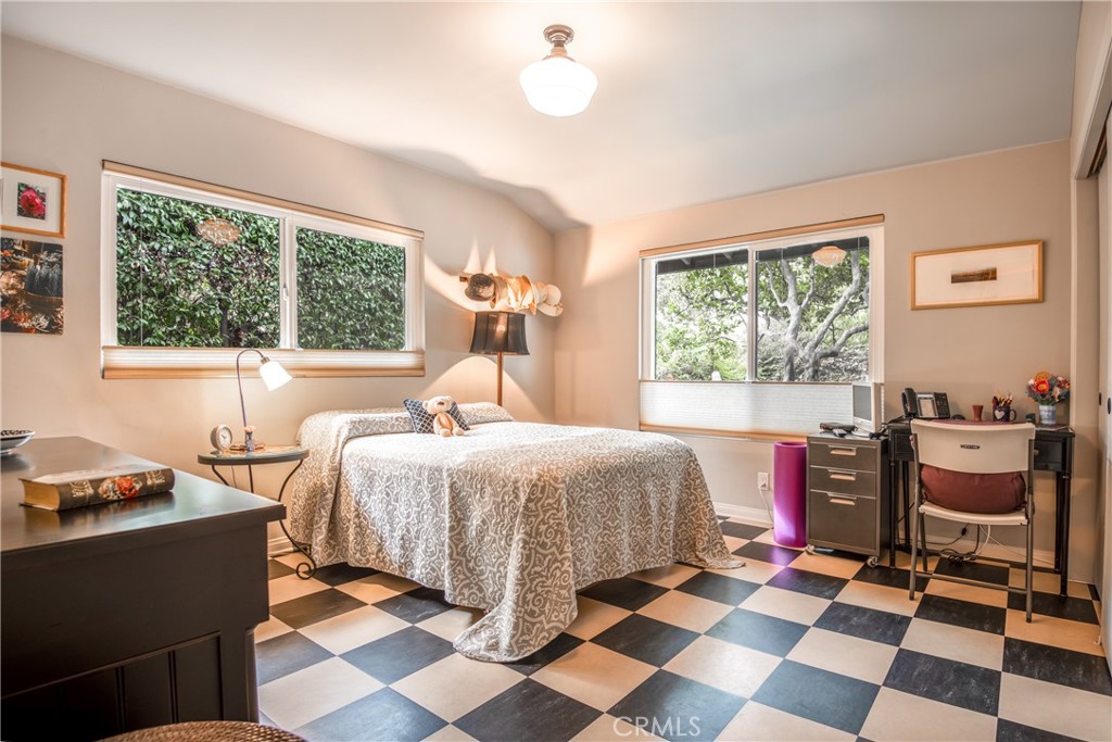 1648 N Mountain Avenue