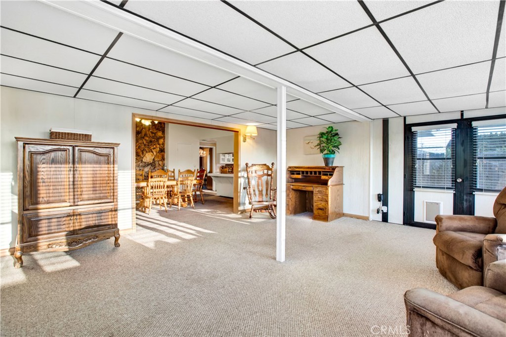 1885 Rosemount Avenue