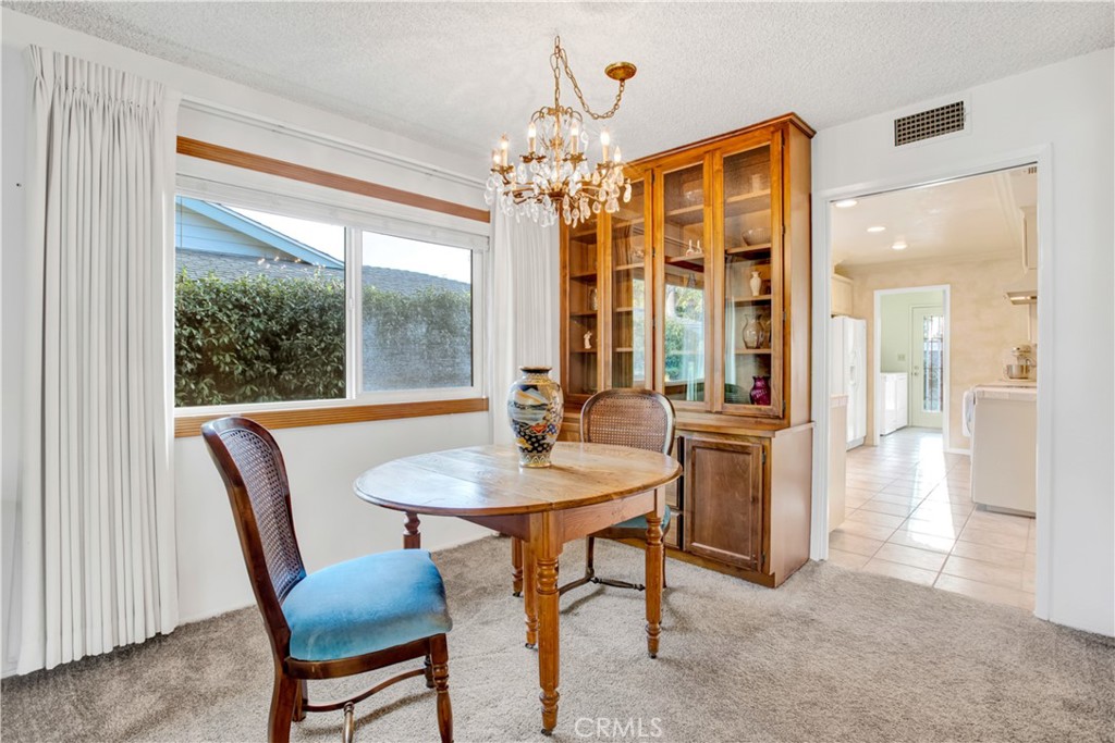 1885 Rosemount Avenue