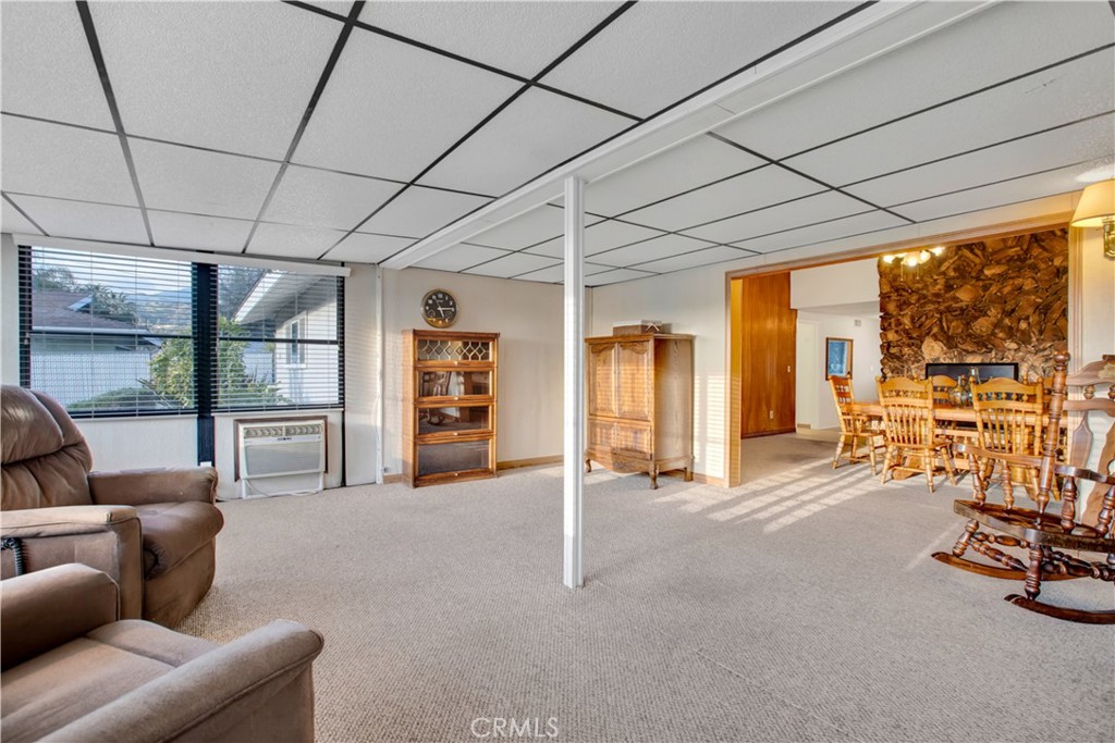 1885 Rosemount Avenue