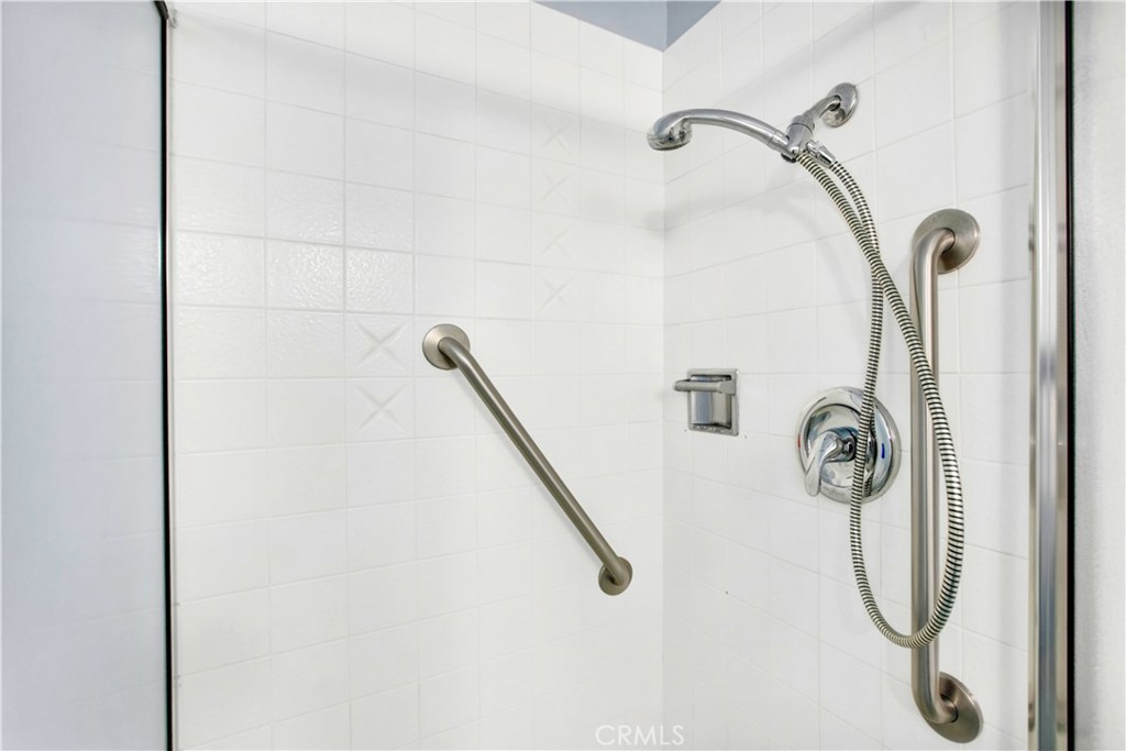 1885 Rosemount Avenue