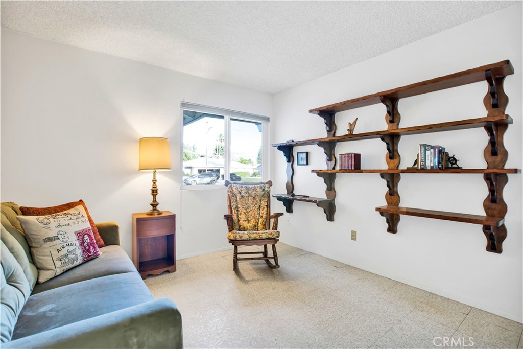 1885 Rosemount Avenue