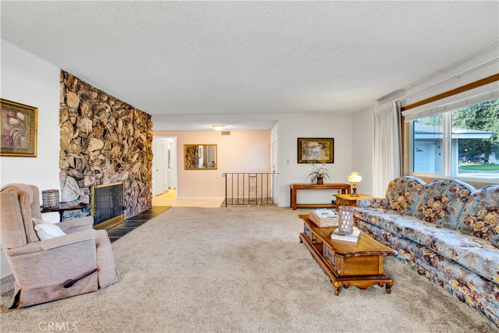 1885 Rosemount Avenue