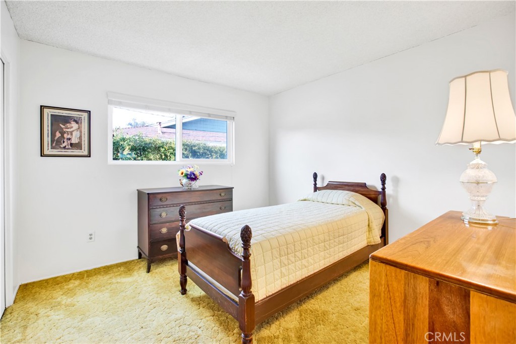 1885 Rosemount Avenue