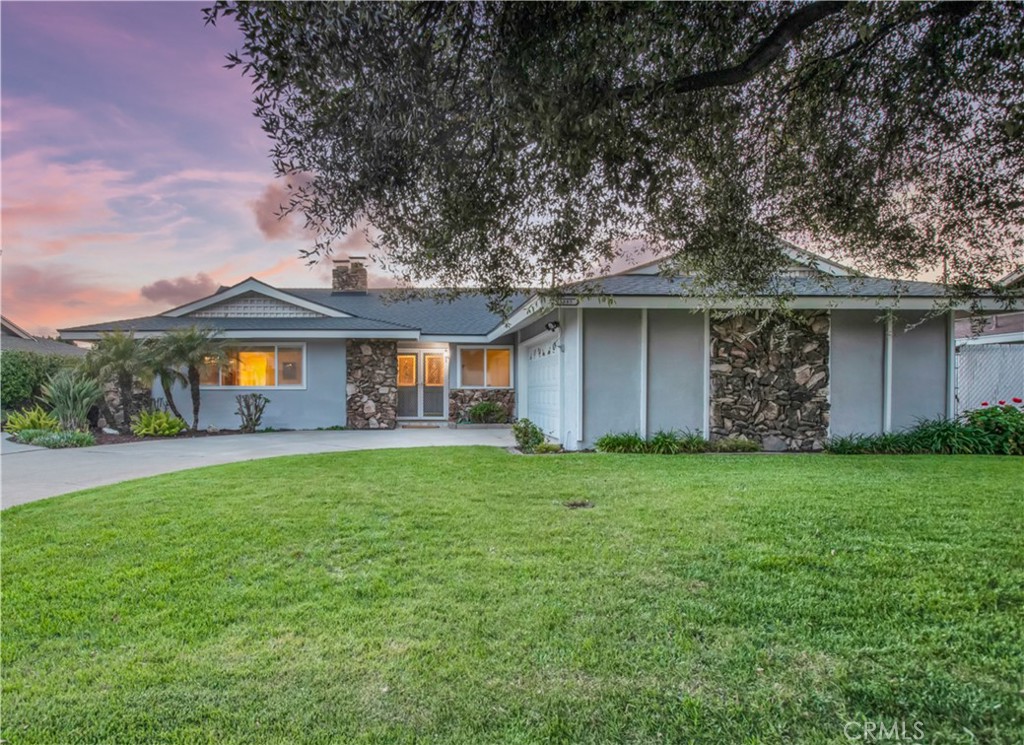 1885 Rosemount Avenue