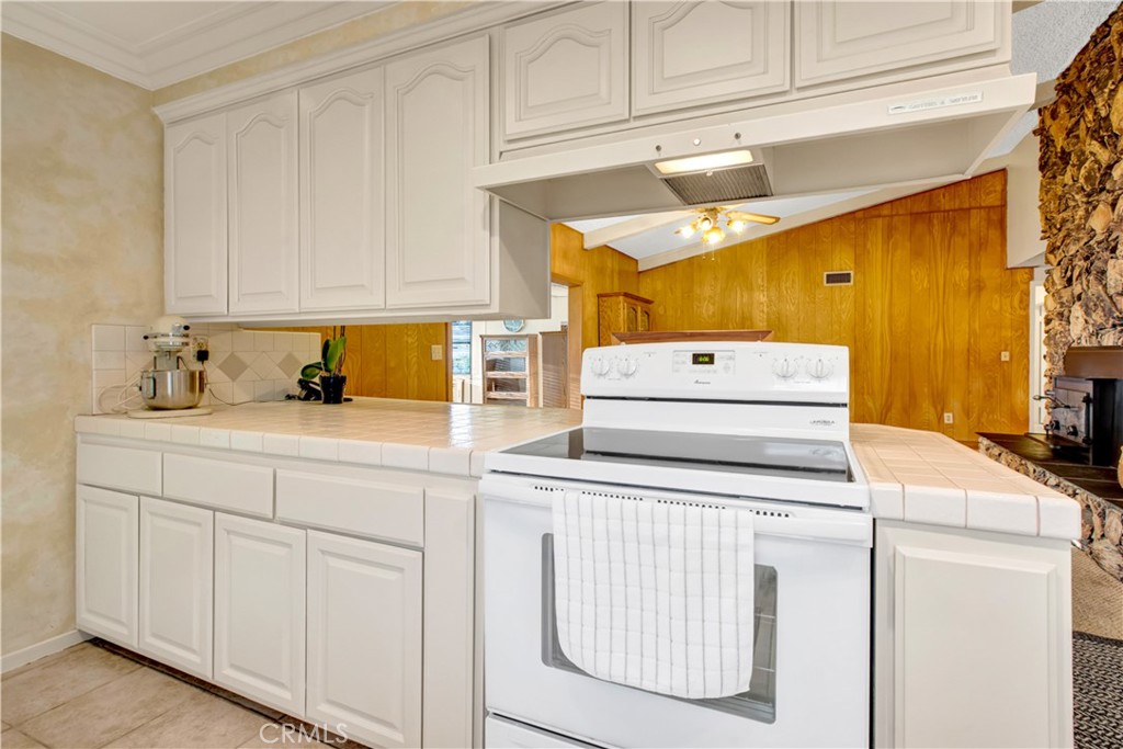 1885 Rosemount Avenue