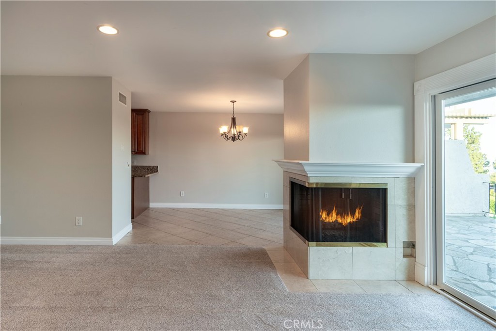 818 W Highpoint Drive