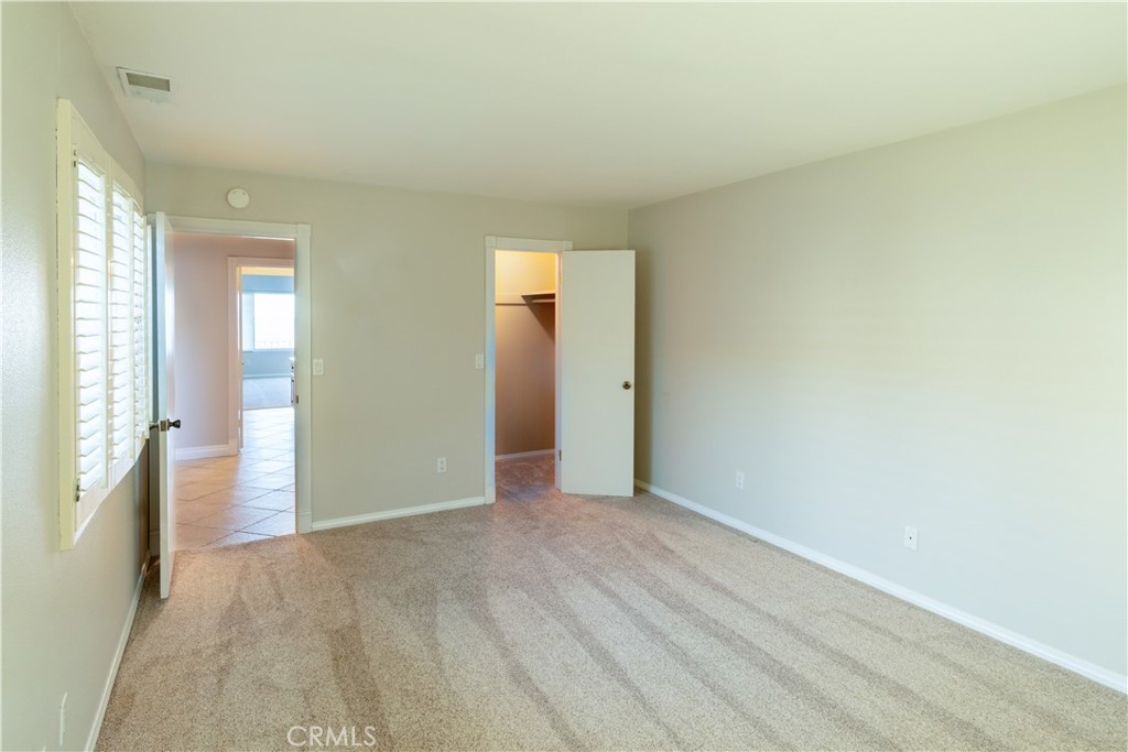 818 W Highpoint Drive