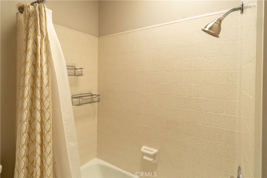 818 W Highpoint Drive