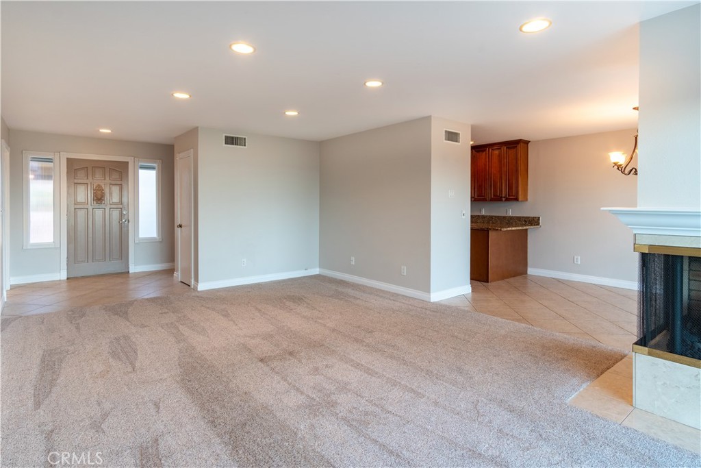 818 W Highpoint Drive