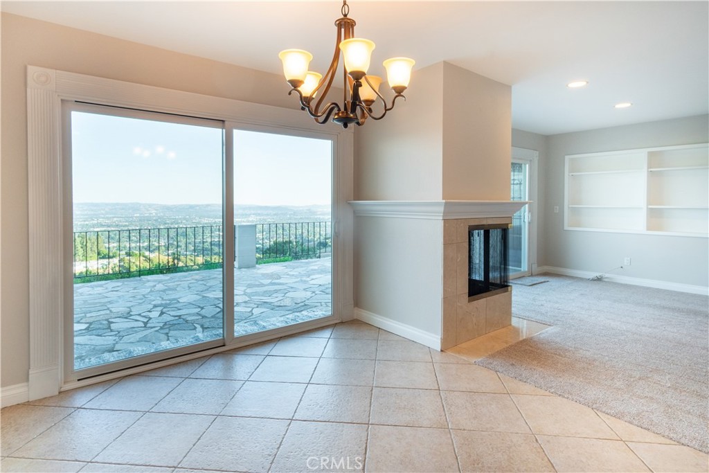 818 W Highpoint Drive