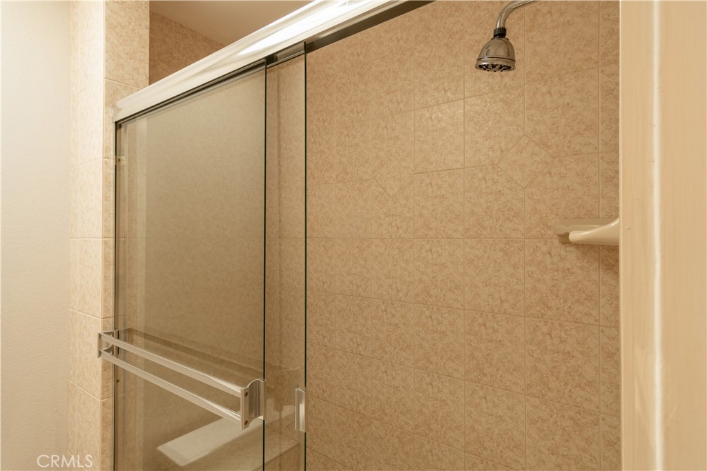 818 W Highpoint Drive