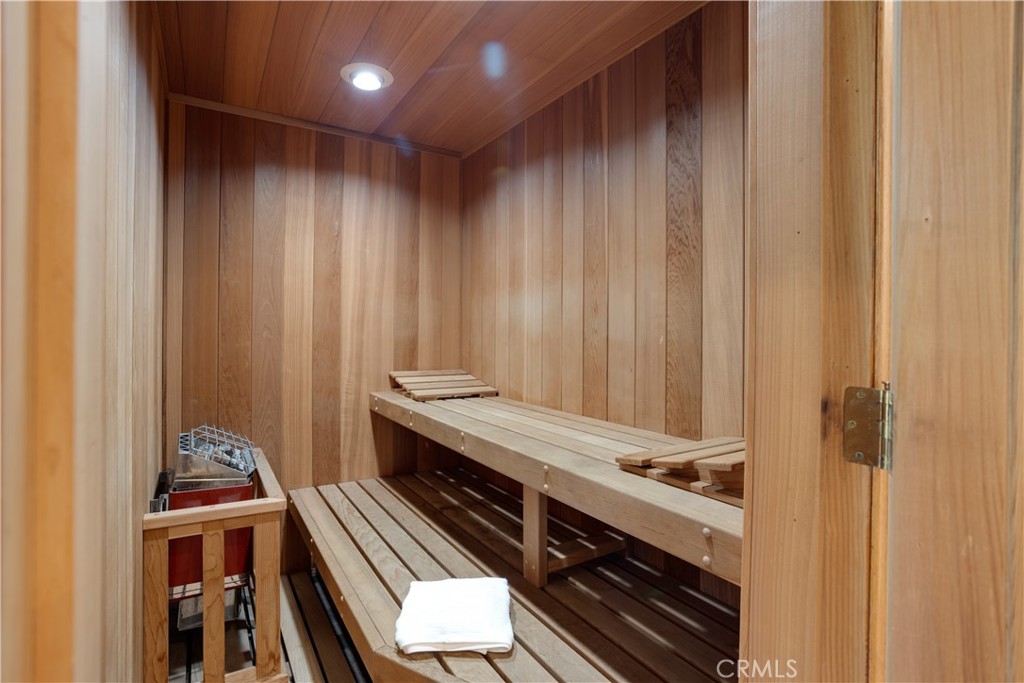 840 Peninsula Avenue