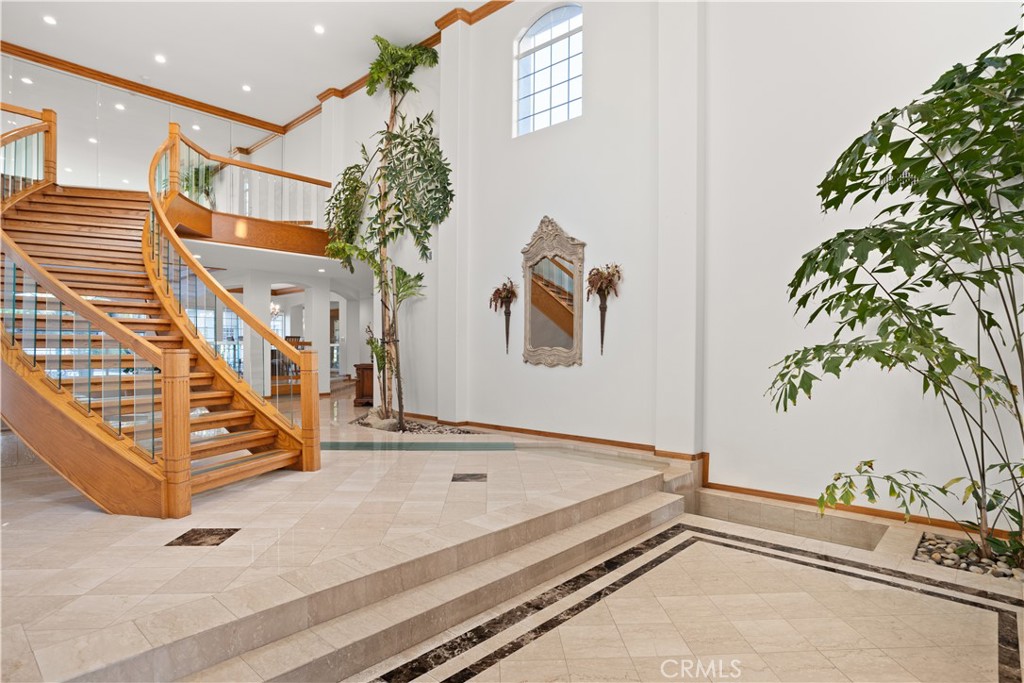 840 Peninsula Avenue