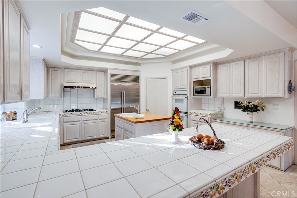 840 Peninsula Avenue