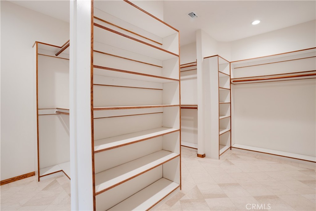 840 Peninsula Avenue