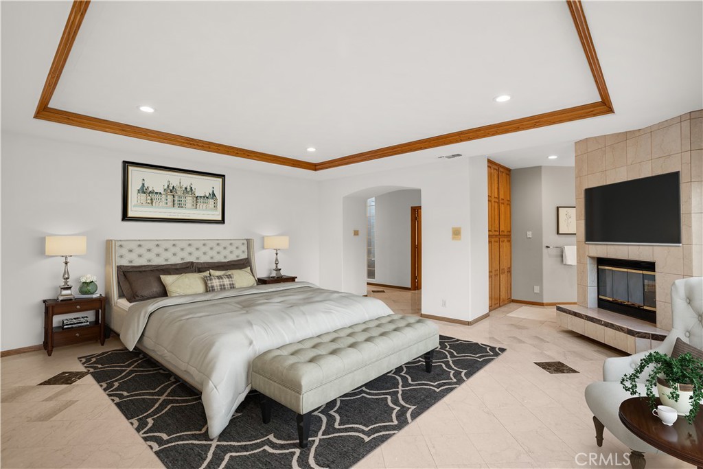 840 Peninsula Avenue