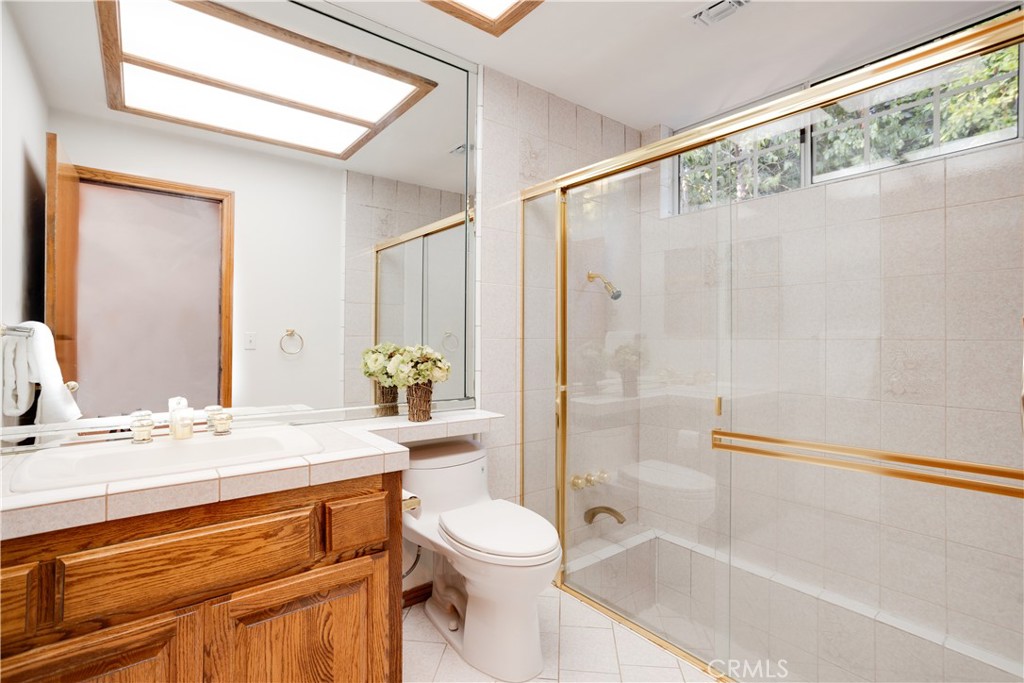 840 Peninsula Avenue