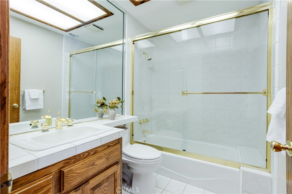 840 Peninsula Avenue