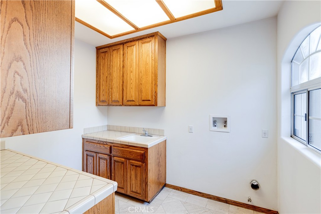 840 Peninsula Avenue