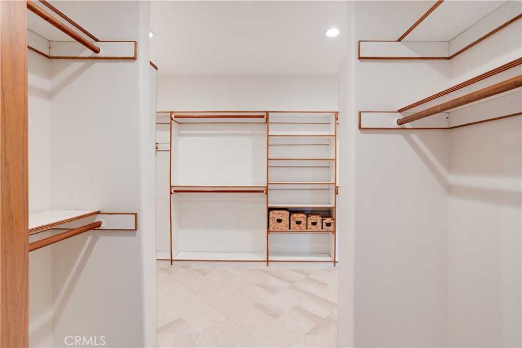 840 Peninsula Avenue