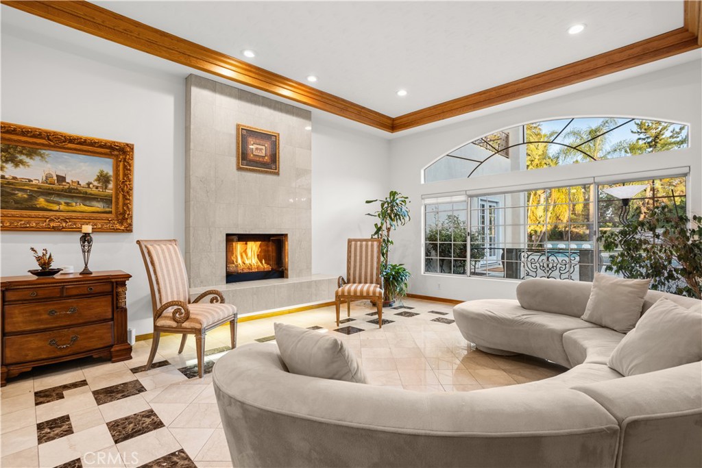 840 Peninsula Avenue