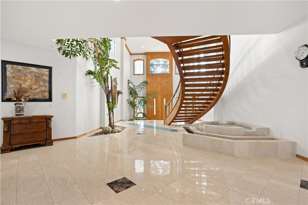 840 Peninsula Avenue