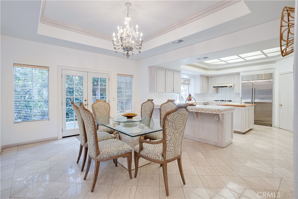 840 Peninsula Avenue