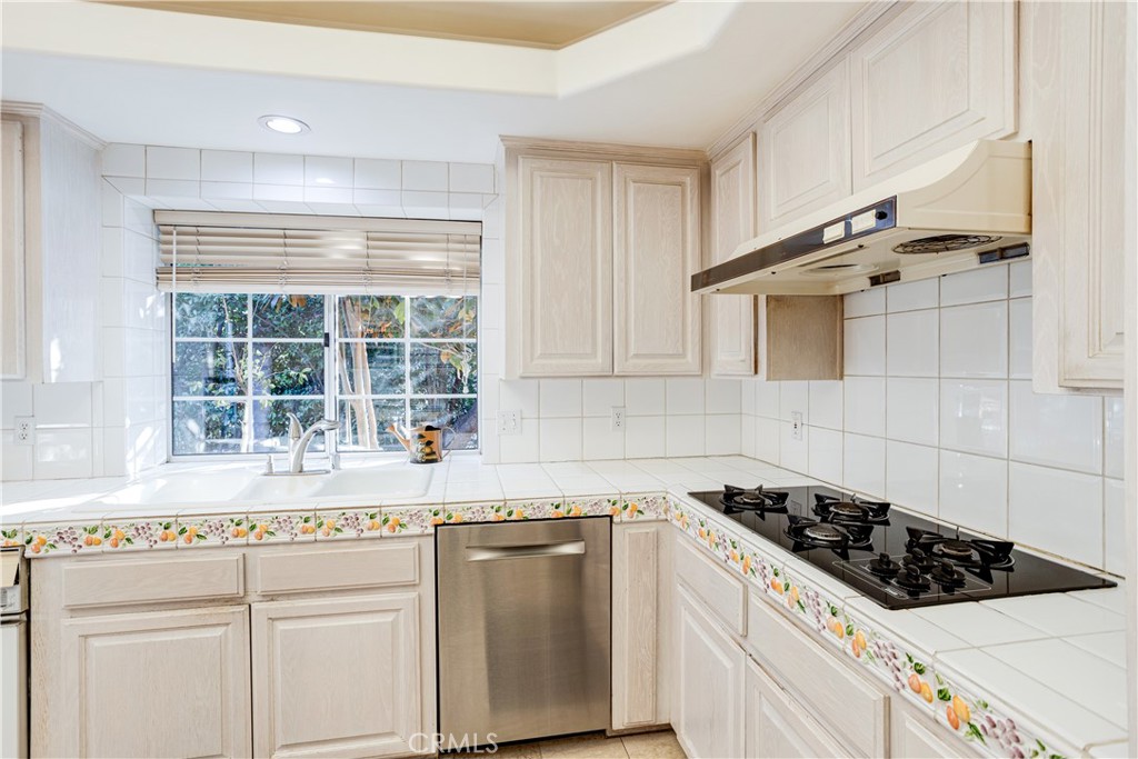 840 Peninsula Avenue