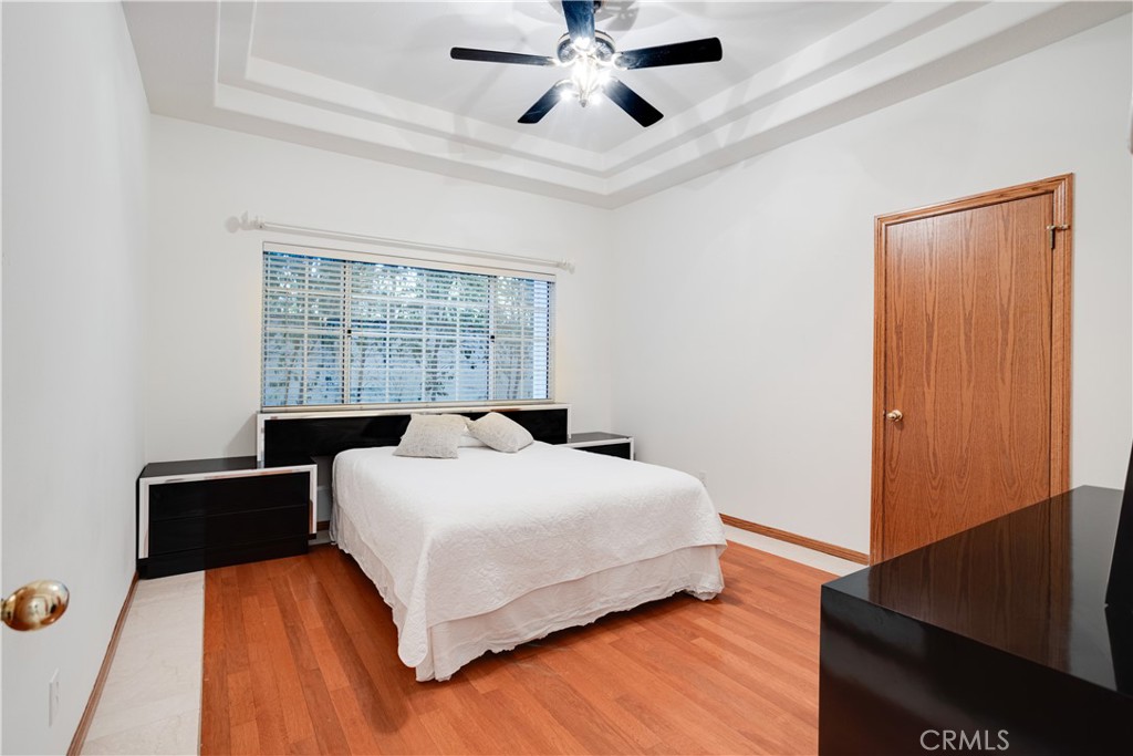 840 Peninsula Avenue