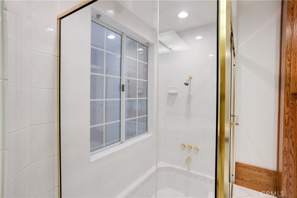 840 Peninsula Avenue