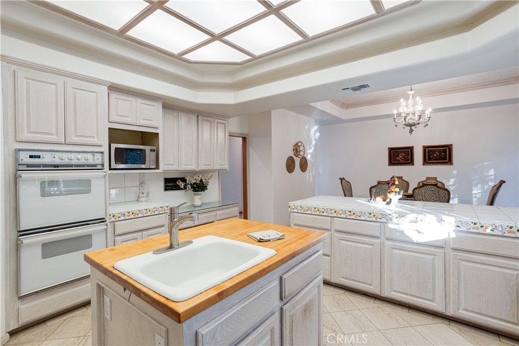 840 Peninsula Avenue