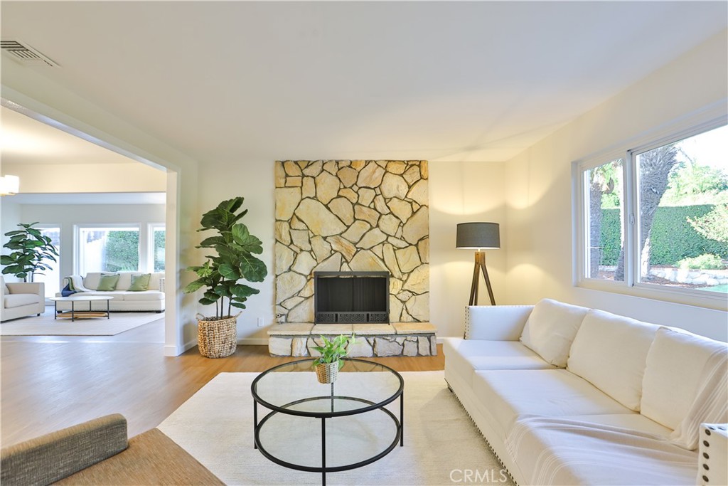 1159 Oak Knoll Terrace