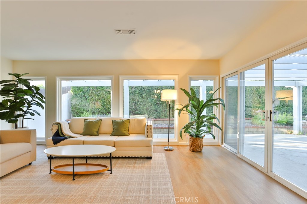 1159 Oak Knoll Terrace