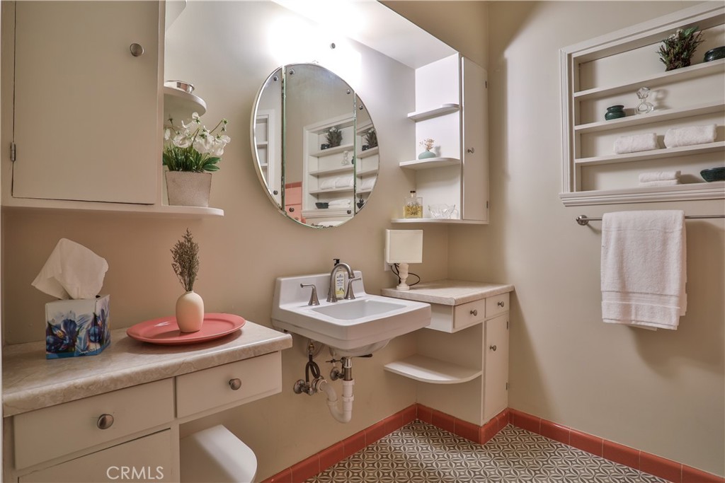 481 University Circle