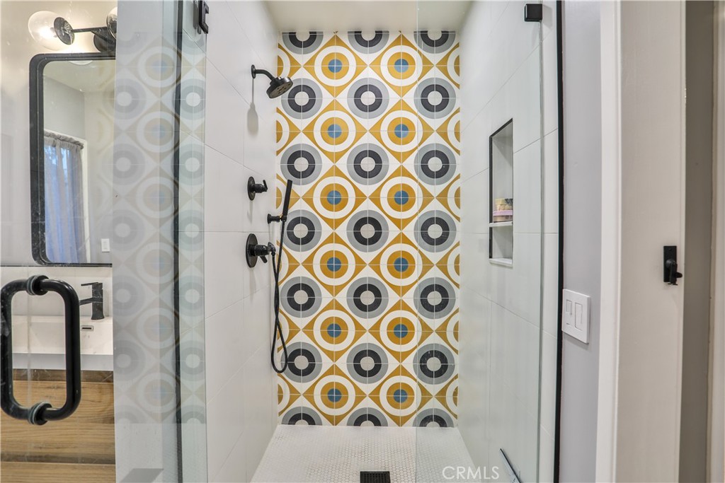 253 W Monterrey Drive