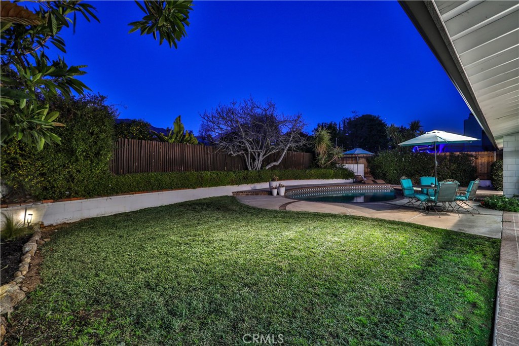 253 W Monterrey Drive