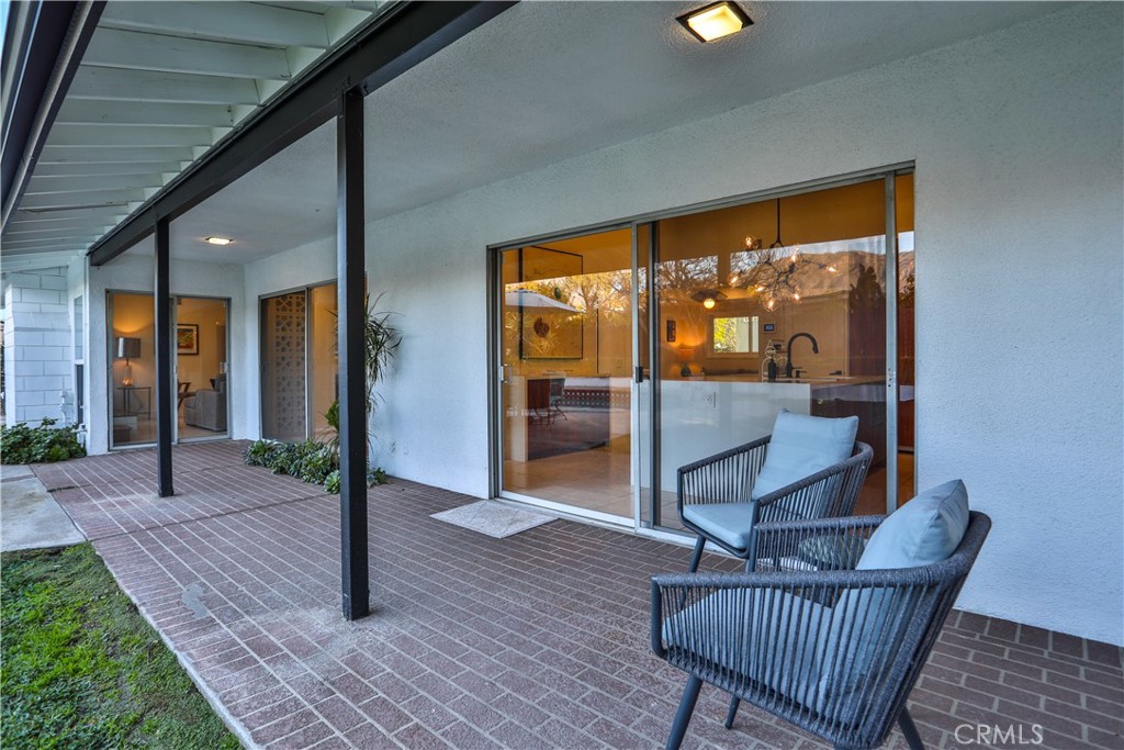 253 W Monterrey Drive