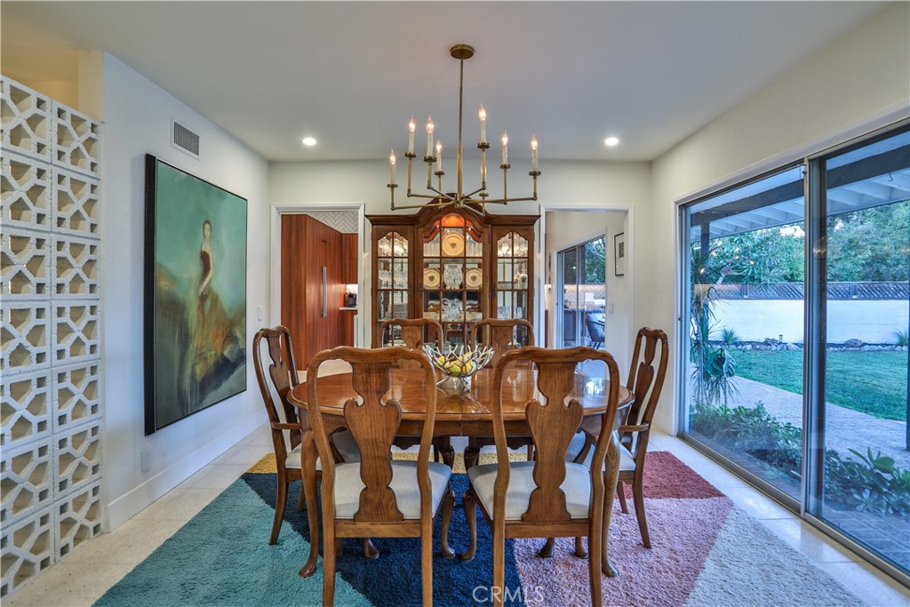 253 W Monterrey Drive