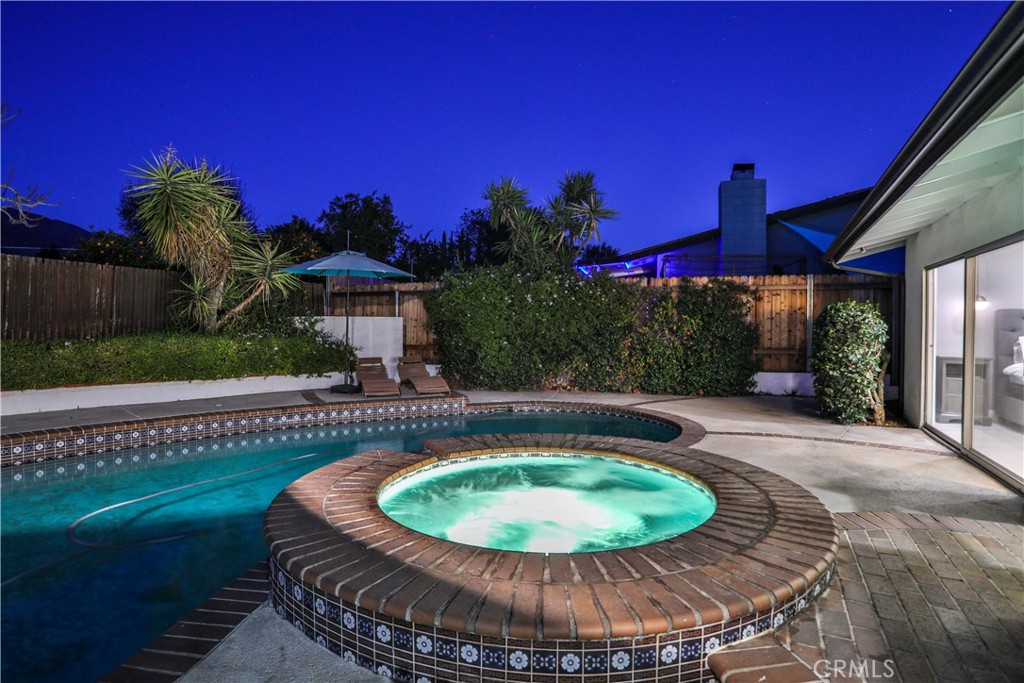 253 W Monterrey Drive