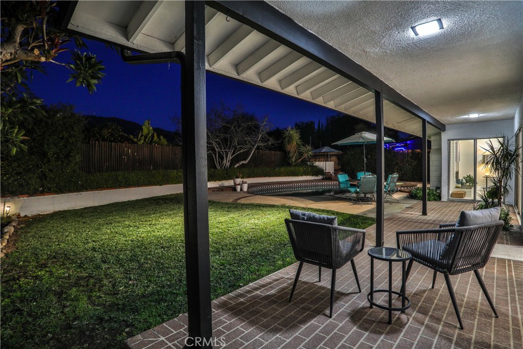 253 W Monterrey Drive