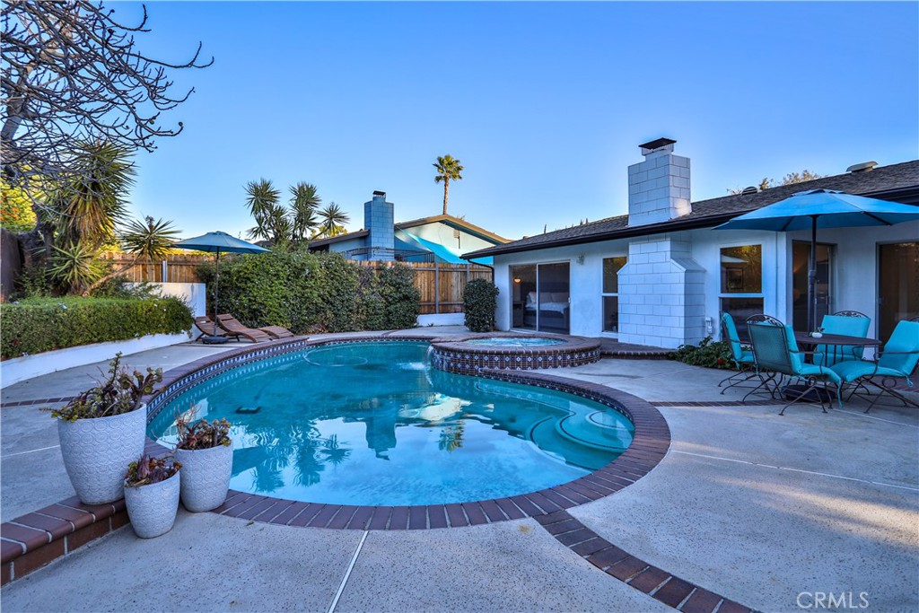 253 W Monterrey Drive