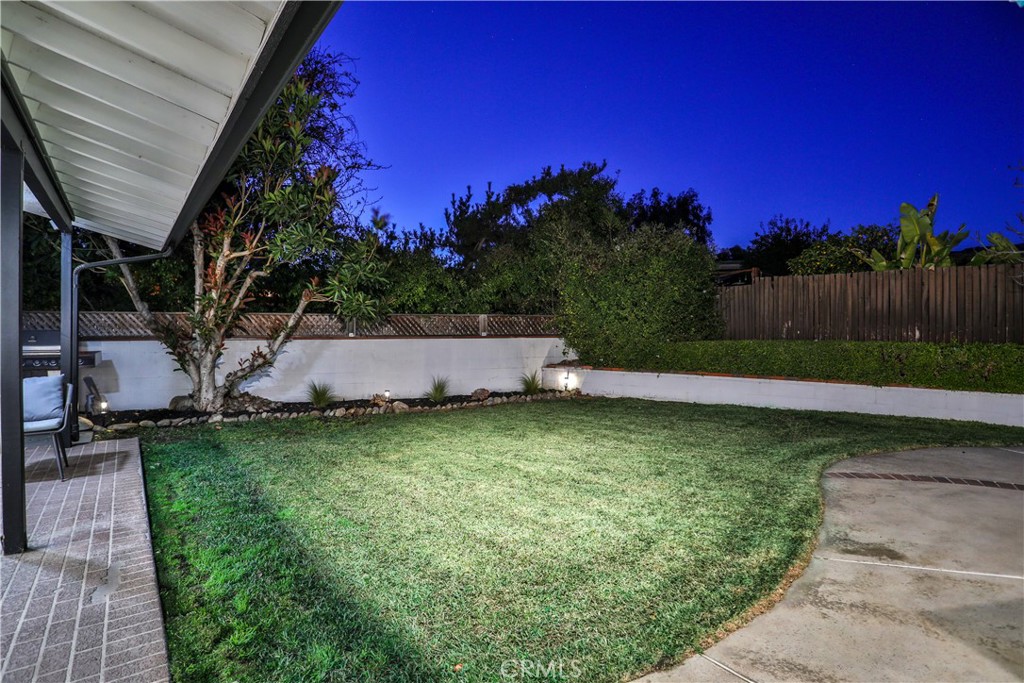 253 W Monterrey Drive