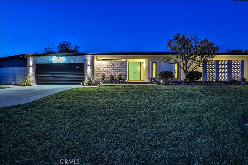 253 W Monterrey Drive