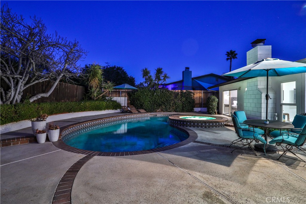 253 W Monterrey Drive